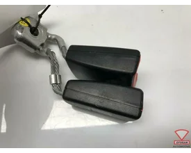 vw-golf-5-6-vag-gordelslot-achter-midden-1k0857739m
