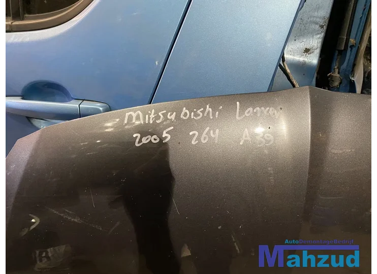 mitsubishi-lancer-7-grijs-motorkap-a39-donker-grijs