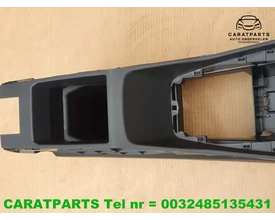 89a863242a-89a863242-q4-etron-middenconsole-q4-bekerhouder — foto 5