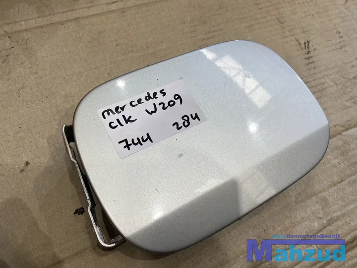 mercedes-clk-w209-grijs-744-tankklep-tank-klep-a2095840739 — foto 2