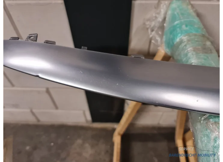 mercedes-w213-amg-63s-e-klasse-sedan-voorbumper-lip-voorbumper-voor-bumper-spoiler-beschermstrip-beschermlijst-a2138853800-zilver-grijs-origineel-goede-staat-gebruikt-2006-2007-2008-2009-2010-2011-2012-2013-2014-2015-barendrecht-mobility-service