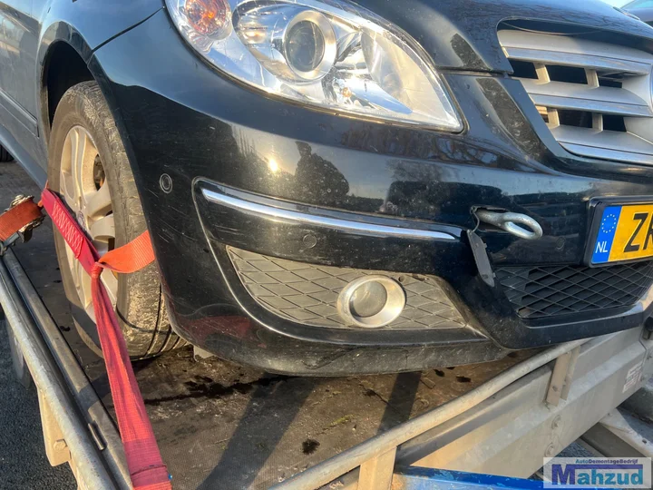 mercedes-b-klasse-w245-zwart-191-voorbumper-20042011 — foto 5