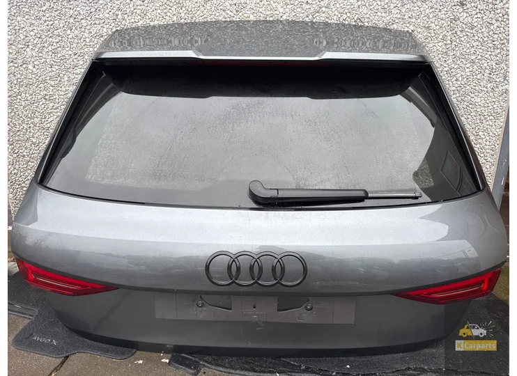 Hayon noir AUDI A3 8Y Sportback 2019+
