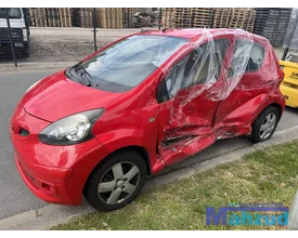 2007-toyota-aygo-10-1krfe-rood-3p0-onderdelen-velgen-motor — foto 3