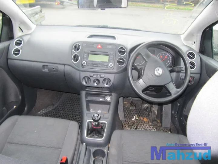 golf-plus-grijs-zwart-interieur-compleet-20042013 — foto 2