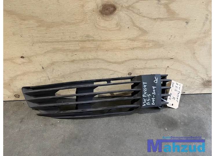 VW PASSAT 3B3 b5.5 rechts bumper rooster grille 2000-2005