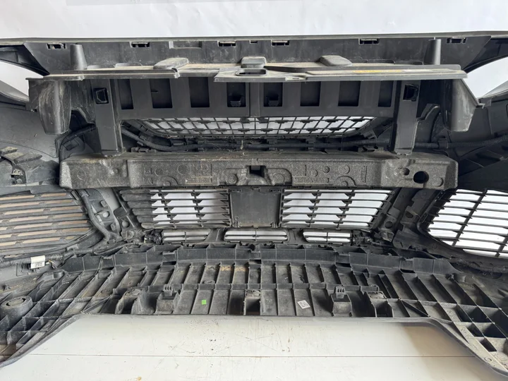peugeot-3008-5008-gt-voorbumper-bumper-9815499077-6pdc-2016 — foto 14
