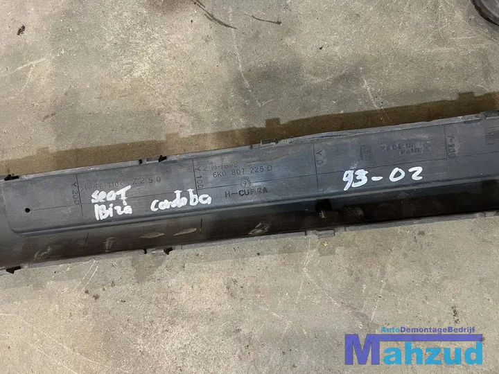 seat-cordoba-ibiza-2-6k-voorbumper-strip-lijst-6k0807225d — foto 3