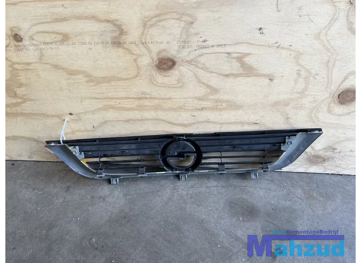 opel-vectra-b-grille-19962003