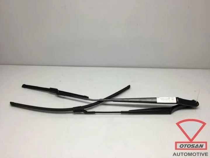 vw-touran-5t-2017-ruitenwisserarm-set-5tb955410-5tb955409