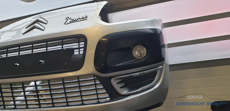 voorbumper-met-grille-citroen-c3-picasso-zilver-origineel-gebruikt-mistlampen — foto 3