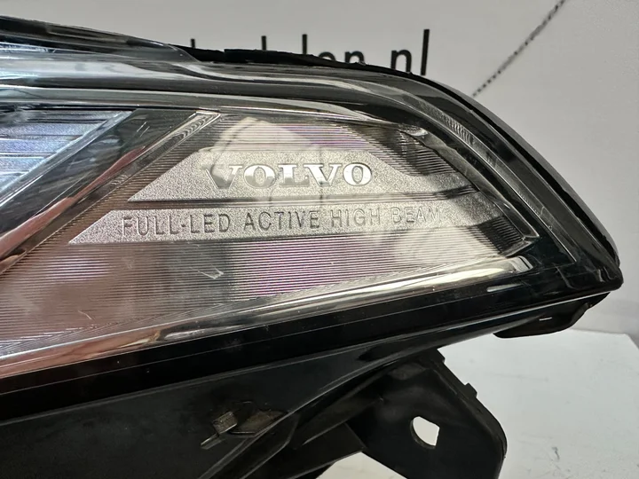 volvo-xc90-ii-high-beam-led-facelift-koplamp-links-32342482 — foto 2