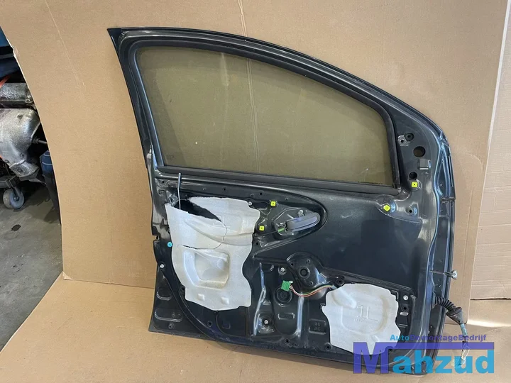 toyota-aygo-b1-donker-grijs-01a-links-voor-deur-raam-slot — foto 5