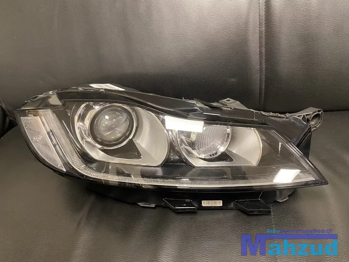 jaguar-xf-x260-creme-voorkop-front-2015 — foto 28