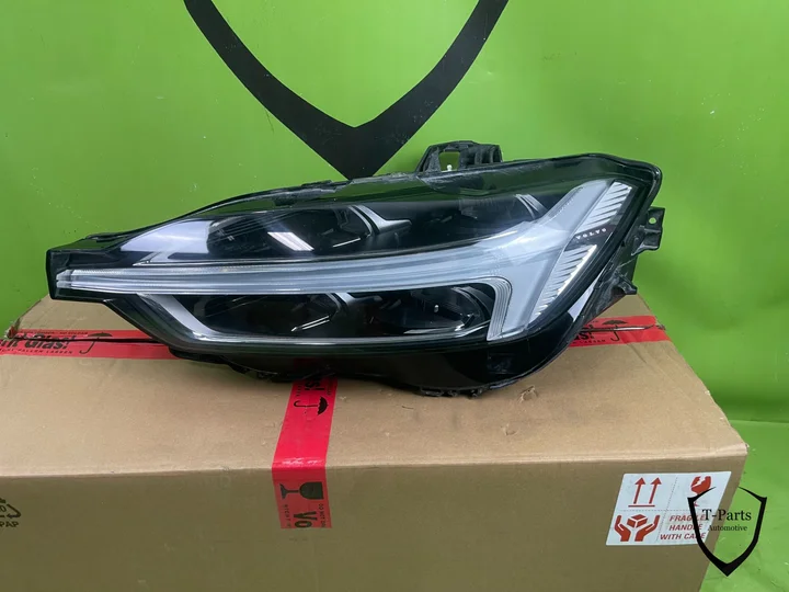 volvo-xc60-koplamp-links-32133548-lamp — foto 2