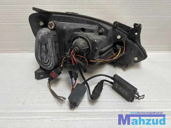 opel-corsa-c-links-rechts-koplamp-20002004 — foto 3