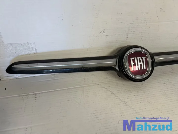 fiat-500x-voorbumper-logo-2014 — foto 2
