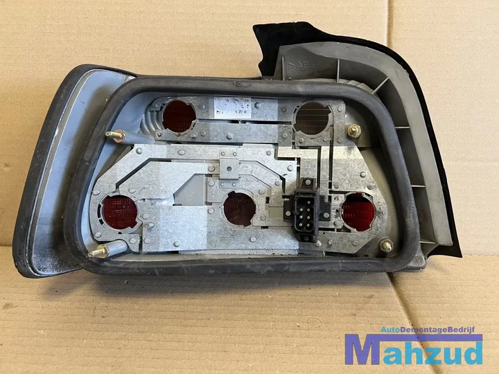 bwm-3-serie-e36-rechts-achterlicht-19901998 — foto 3