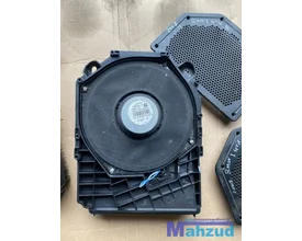 bmw-1-serie-e81-e87-speaker-links-onder-de-stoel