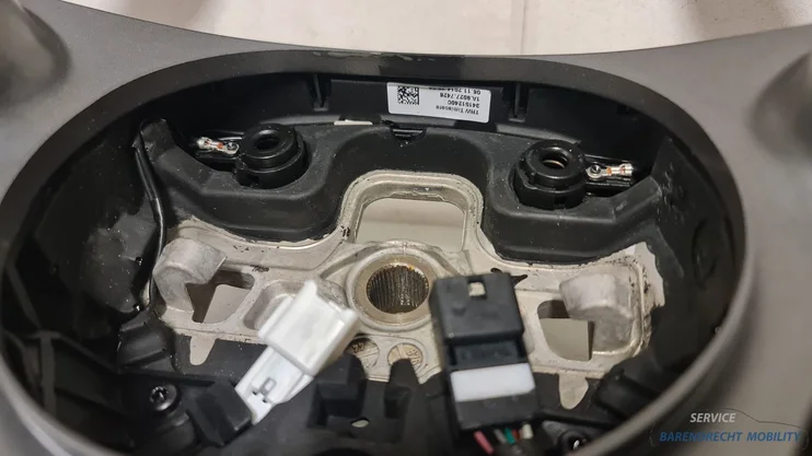 stuurwiel-leder-smart-forfour-fortwo-w453-a4534600403-stuur-cruise-control-leer-origineel-gebruikt-2014-2024 — foto 7