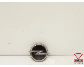 opel-corsa-f-2019-achterklep-opener-embleem-39185120