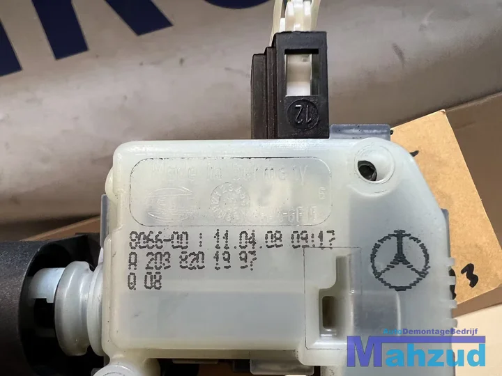 mercedes-bklasse-w245-tankklep-vergrendelingsmotor-a2038201997-20052011 — foto 3
