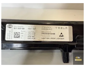 tesla-y-juniper-2025-led-licht-midden-voor-203829400c-nieuw — foto 4