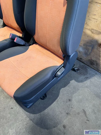 kia-picanto-1-zwart-oranje-interieur-stoel-bank-20042010 — foto 4