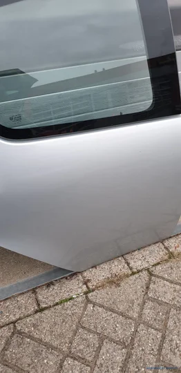 portier-ra-aygo-toyota-rechts-achter-671130h010-ktb-passagierskant-zilver-origineel-gebruikt-2005-2014 — foto 5