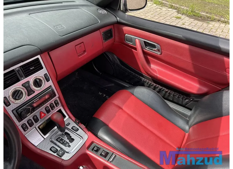 mercedes-slk-r170-rood-dashboard-delen-middenconsole-handschoenenkast