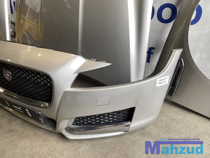 jaguar-xf-x260-creme-voorkop-front-2015 — foto 4