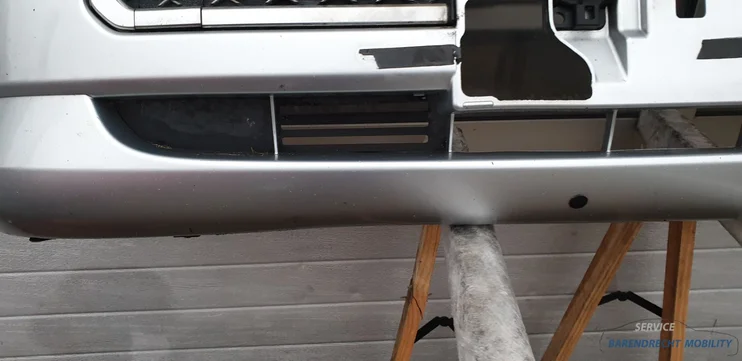 voorbumper-grille-daihatsu-trevis-s28-zilver-metallic-bumper-voor-compleet — foto 10