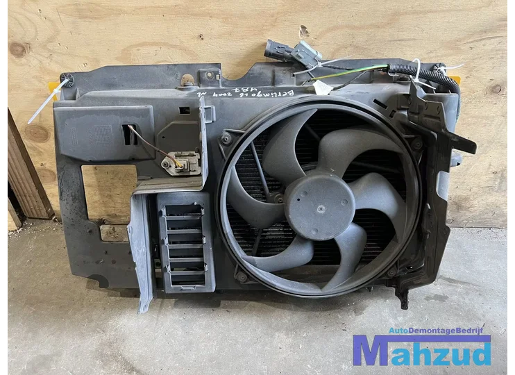 CITROEN BERLINGO 1.6 koelvin front  2002-2008