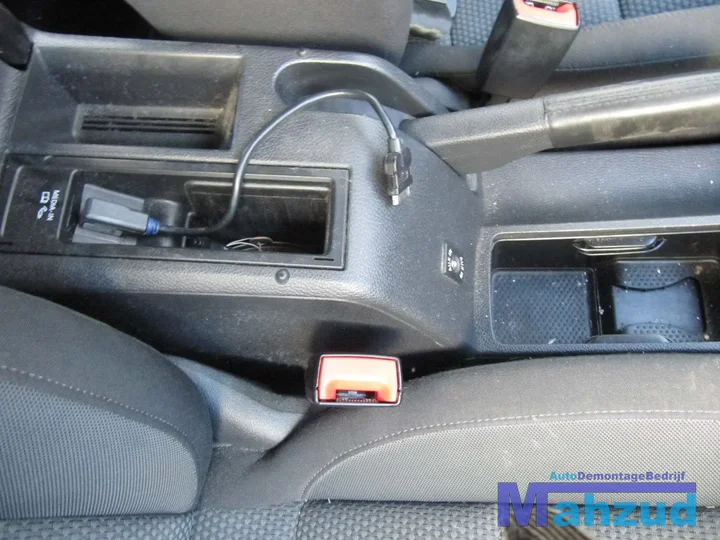 2010-volkswagen-golf-6-14-tsi-demontage-sloop-175 — foto 11