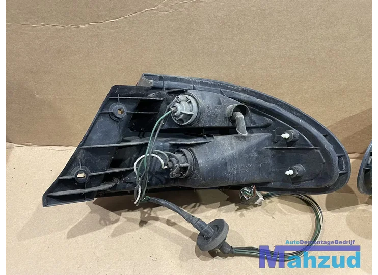 mazda-323-f-5-achterlicht-rechts-links-1994-1998