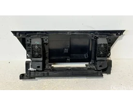 dacia-spring-electric-grille-embleem — foto 2