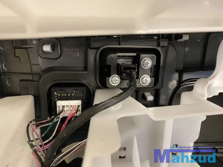 mitsubishi-outlander-phev-middenconsole-bekerhouder-2015 — foto 7