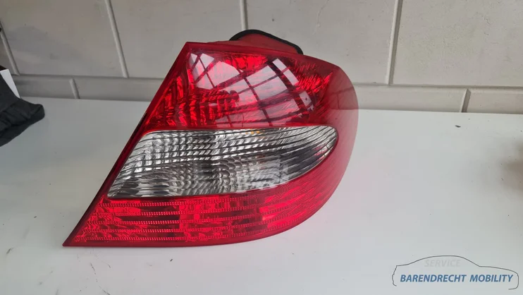 achterlicht-mercedes-w209-a209-c209-clk-facelift-a2098200877-rechts-passagierskant-origineel-nette-staat-gebruikt-2002-2009 — foto 6