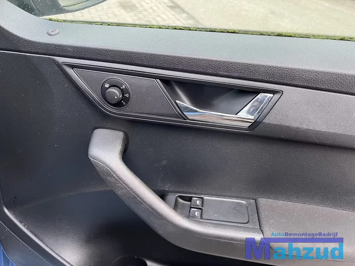 skoda-fabia-3-zwart-wit-interieur-compleet-20142021 — foto 10