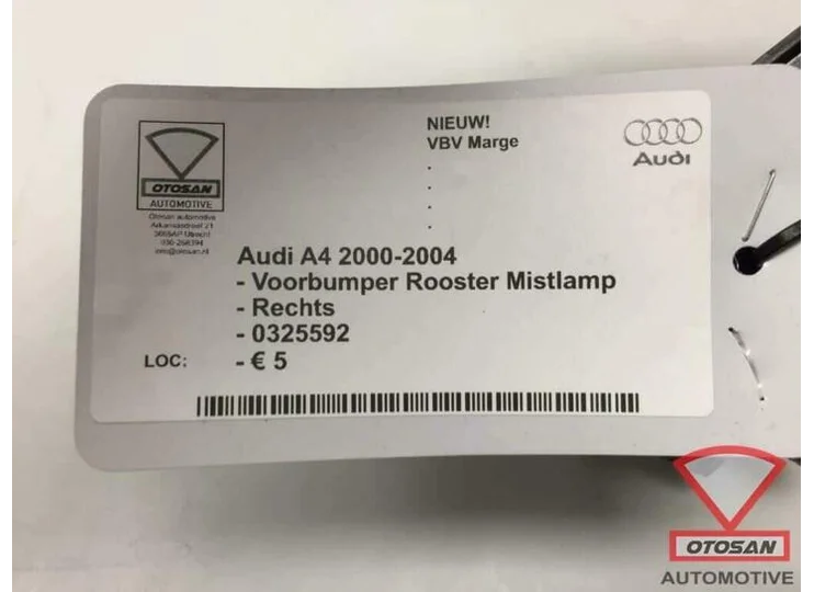 Audi A4 2001 Voorbumper Rooster Rechts Nieuw! 0325592