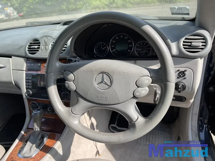 mercedes-clk-w209-cabrio-blauw-onderdelen-demontage — foto 22
