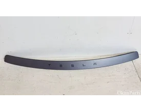 tesla-model-y-facelift-achterklep-lijst-2119735-00-b