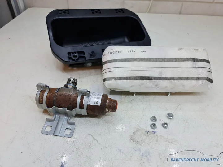 ford-focus-iii-mk3-dashboard-airbag-passagiersairbag-passagier-rechts-r-rhd-617457600b — foto 4