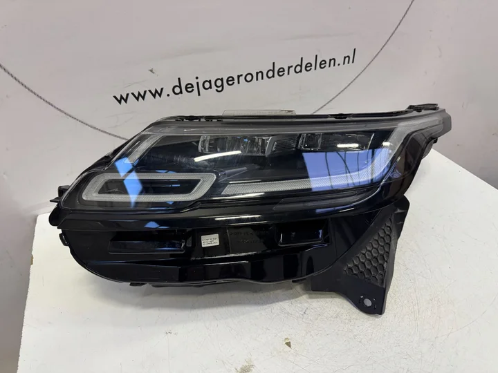 range-rover-velar-koplamp-full-led-links-j8a213w030eg — foto 3