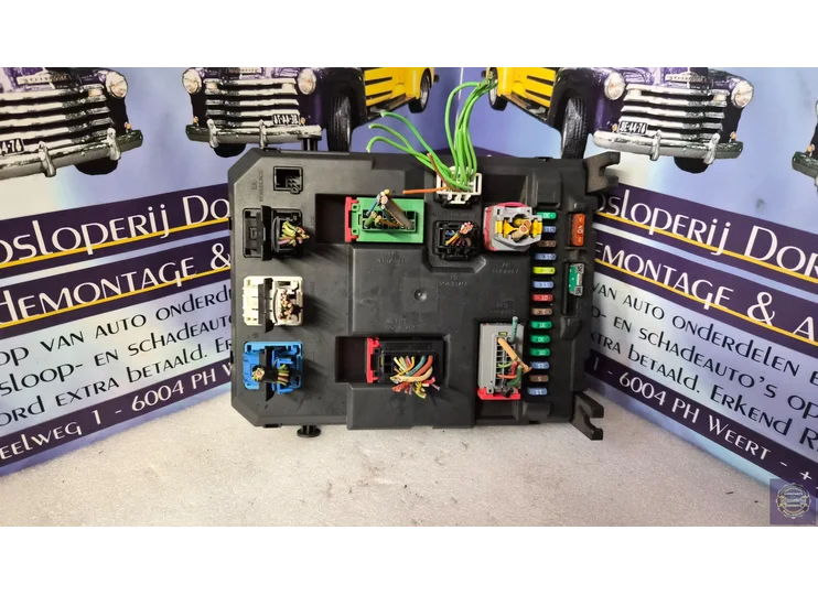 Peugeot 207 2010 Fuse box 9664983080