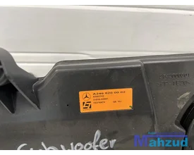 mercedes-a-gla-w176-subwoofer-speaker-a2468200002 — foto 2