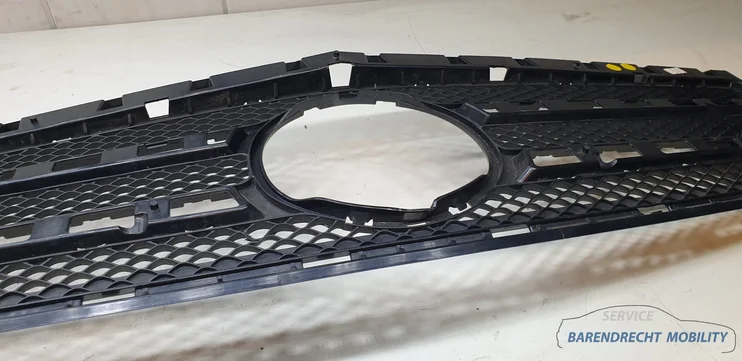 radiateur-grille-mercedes-b-klasse-w246-a2468880538-grill-zwart-origineel-gebruikt-2012-2018 — foto 4