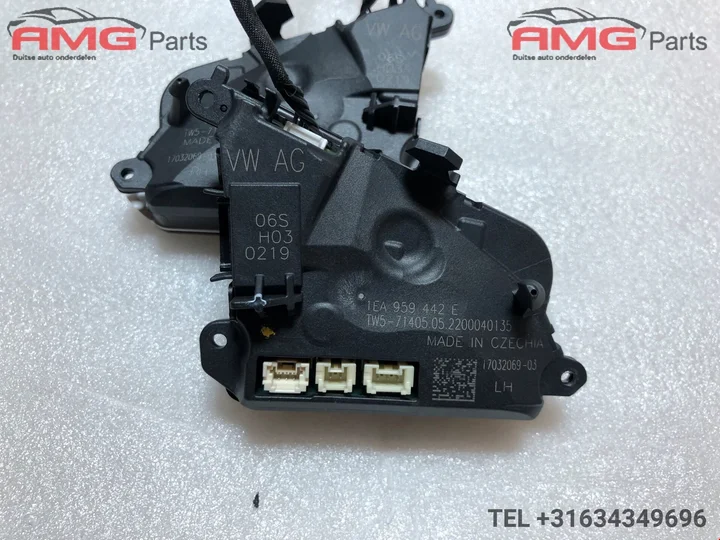 vw-golf-8-gti-gtd-r-line-stuur-knopjes-1ea959442a — foto 5