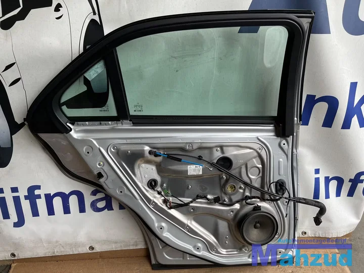 mercedes-e-klasse-w212-sedan-links-achter-deur-portier-grijs — foto 5