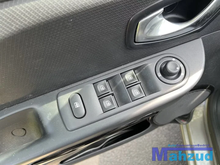 2016-renault-clio-4-onderdelen-grijs-tekng-demontage — foto 27